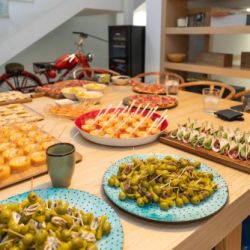 Mesa de catering para eventos en Madrid