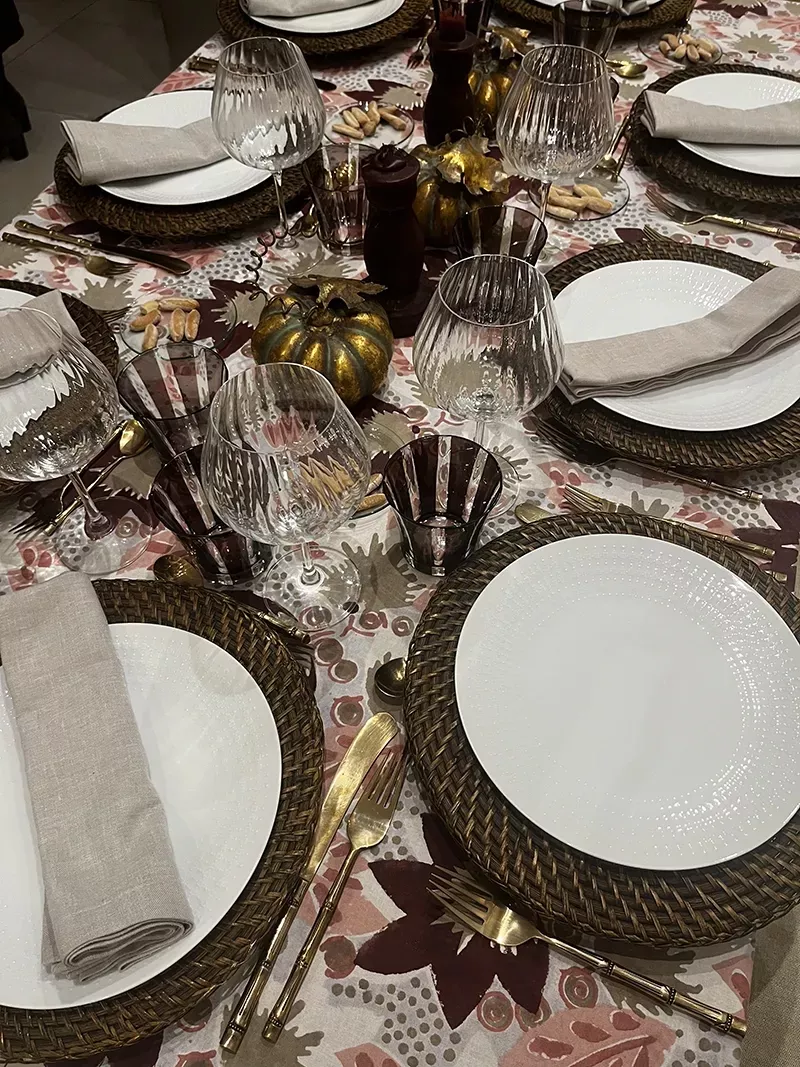 mesa montada para evento