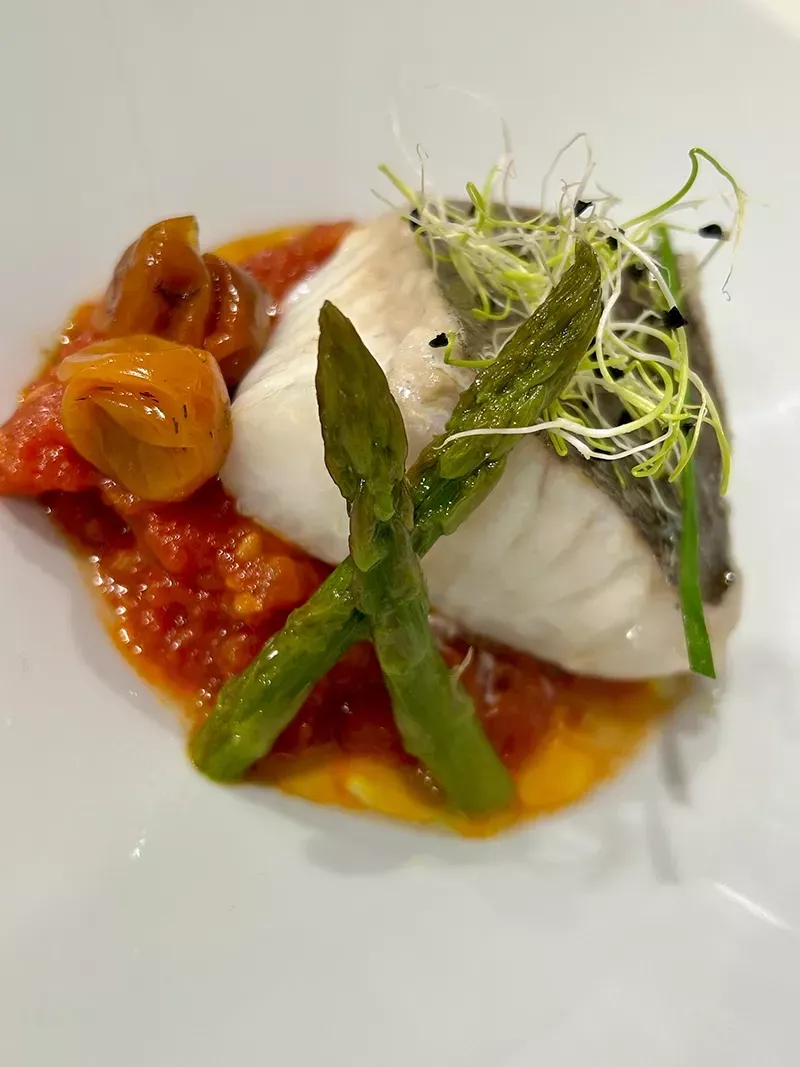 plato con pescado